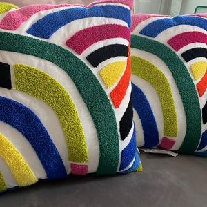 Decorate pillows Tabitha Brown